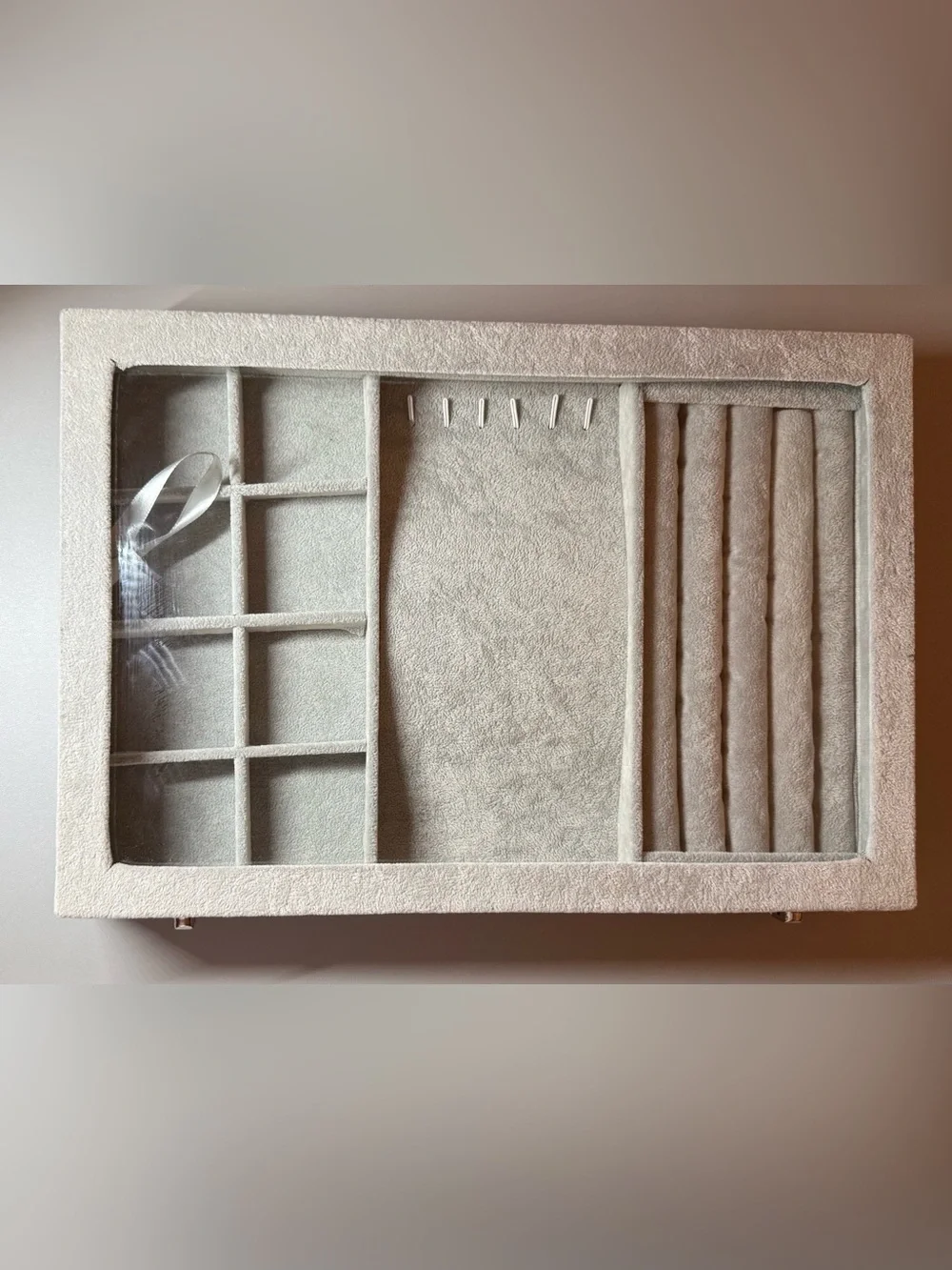 Plush Jewelry Storage Tray Organizer in Light Gray